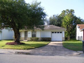 4746 Larkspur St in Houston, TX - Building Photo - Building Photo