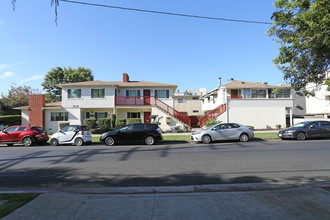 861-875 Westgate Ave in Los Angeles, CA - Building Photo - Building Photo