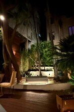 2066 Glencoe Way in Los Angeles, CA - Foto de edificio - Building Photo