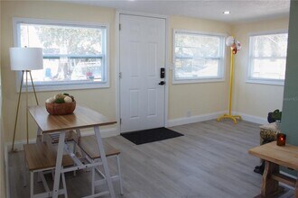 5260 8th Ave N in St. Petersburg, FL - Building Photo - Building Photo