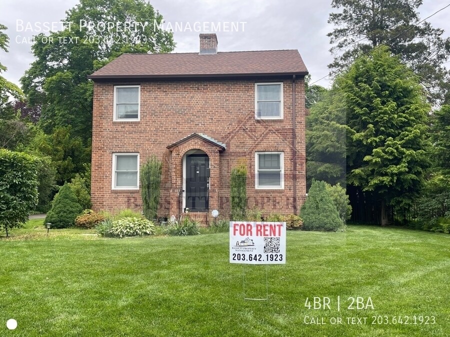 36 Myra Rd in Hamden, CT - Building Photo