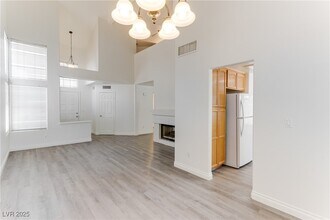 313 Tuscany Ct in Henderson, NV - Building Photo - Building Photo