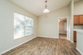 1911 NE 19th Ave in Cape Coral, FL - Building Photo - Building Photo