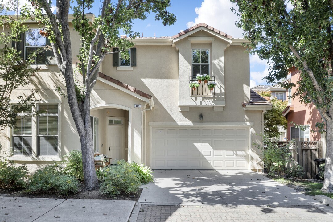 413 Nicholas Dr in Mountain View, CA - Building Photo