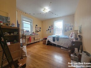 147 Brook St, Unit 2 in Brookline, MA - Building Photo - Building Photo