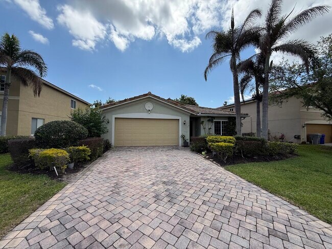 5574 43rd Ct