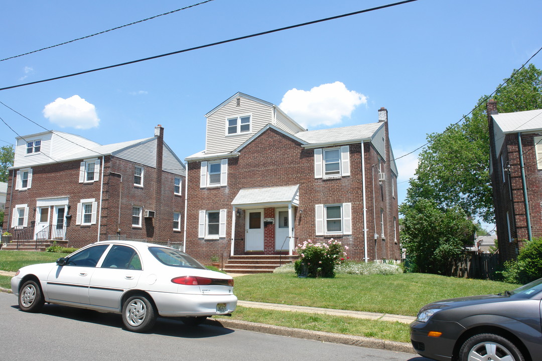 342-344 Meredith St in Perth Amboy, NJ - Building Photo