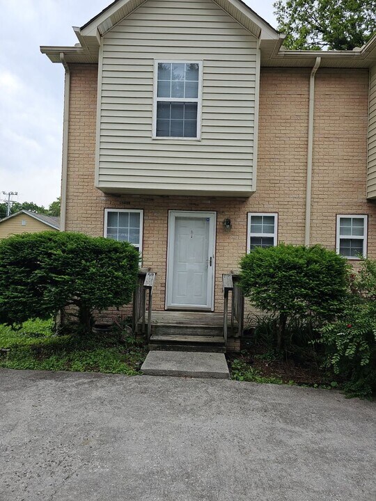 1210 W Parkway Ave in Knoxville, TN - Building Photo