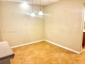 7951 SW 104th St in Miami, FL - Building Photo - Building Photo