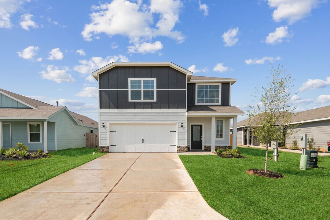 16457 Blossom Grv Dr in Conroe, TX - Building Photo