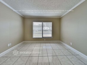 4037 Eastridge Dr in Valrico, FL - Foto de edificio - Building Photo