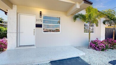 3170 SW 25th Ter in Miami, FL - Building Photo - Building Photo