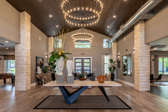 Timberhill Commons in San Antonio, TX - Foto de edificio - Interior Photo