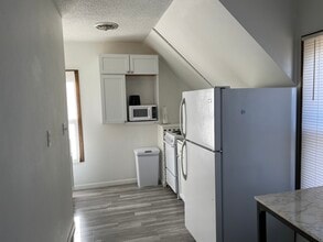 1023 S Lincoln St in Aberdeen, SD - Building Photo - Building Photo