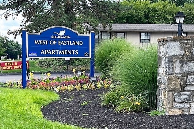 West Of Eastland in Columbus, OH - Foto de edificio