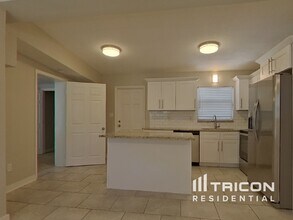 1368 Mary L Rd in Clearwater, FL - Building Photo - Building Photo