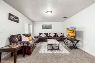7623 Yellowwood Ln in West Jordan, UT - Building Photo - Building Photo