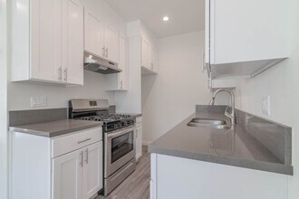 400 N Ogden Dr in Los Angeles, CA - Building Photo - Building Photo