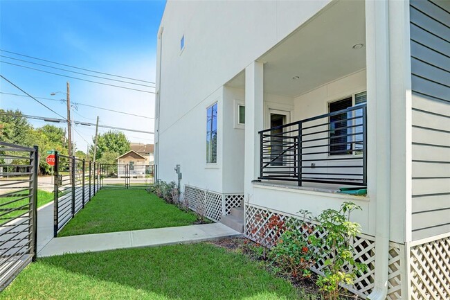 2217 Sherwin St in Houston, TX - Building Photo - Building Photo