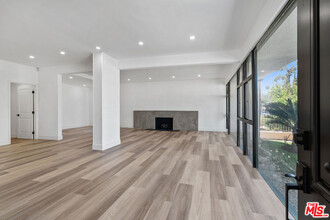 130 Le Doux Rd in Beverly Hills, CA - Building Photo - Building Photo