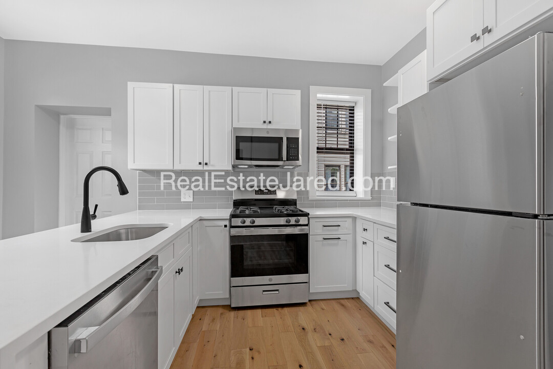 28 Glenville Ave, Unit 2 in Boston, MA - Building Photo