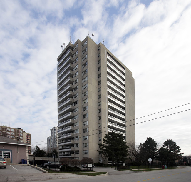 2263 Marine Dr in Oakville, ON - Building Photo - Building Photo