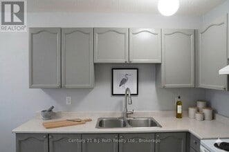 219 Oxford St in Orillia, ON - Building Photo - Building Photo