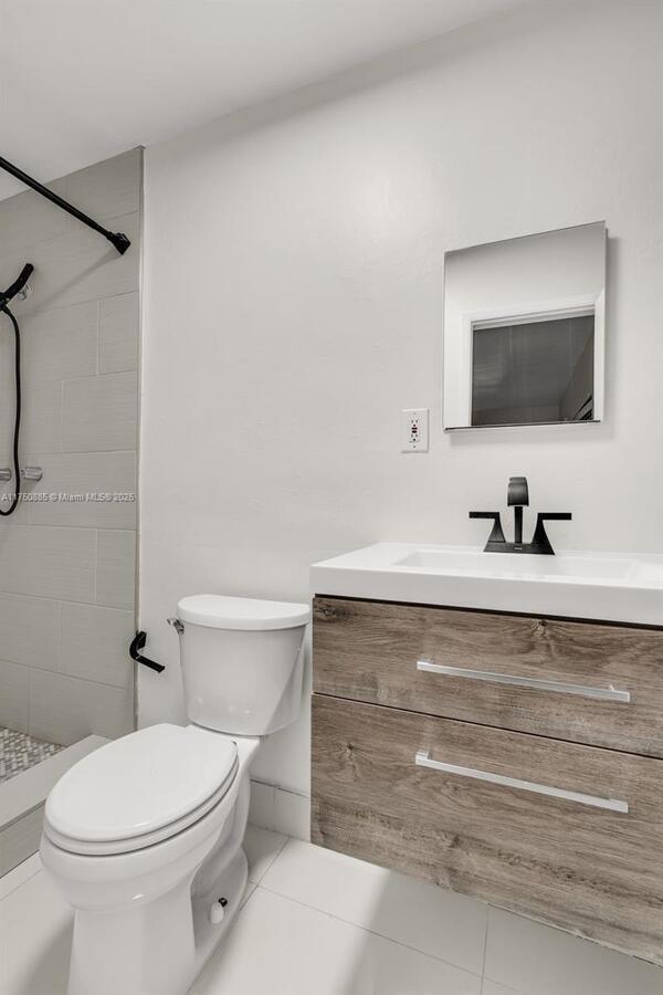 5655 NE 5th Terrace in Fort Lauderdale, FL - Building Photo - Building Photo