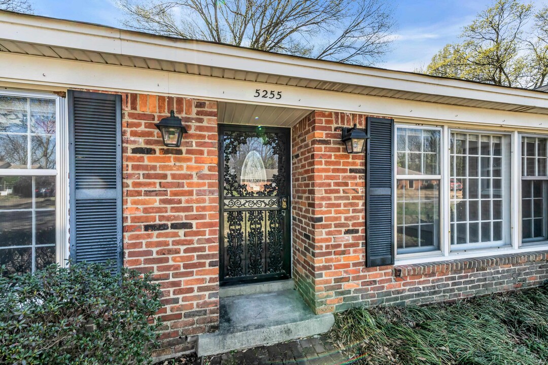 5255 Boswell Ave in Memphis, TN - Foto de edificio