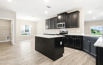 2730 White Cedar Ln in Green Cove Springs, FL - Foto de edificio - Building Photo