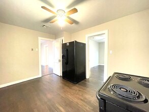 2108 N 21st St in Waco, TX - Building Photo - Building Photo