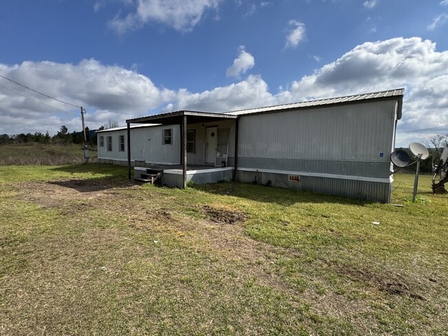 property at 1136 County Rd 21 N