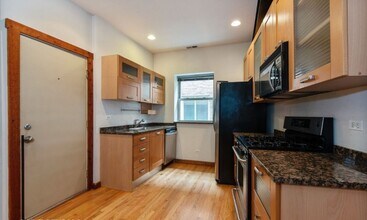 321 Custer Ave in Evanston, IL - Building Photo - Building Photo