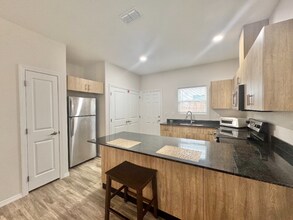 5000 N Crown Point in Edinburg, TX - Building Photo - Building Photo