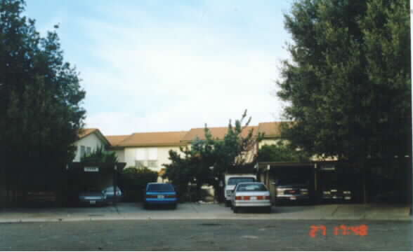 2308 La Paz Ct in Modesto, CA - Building Photo