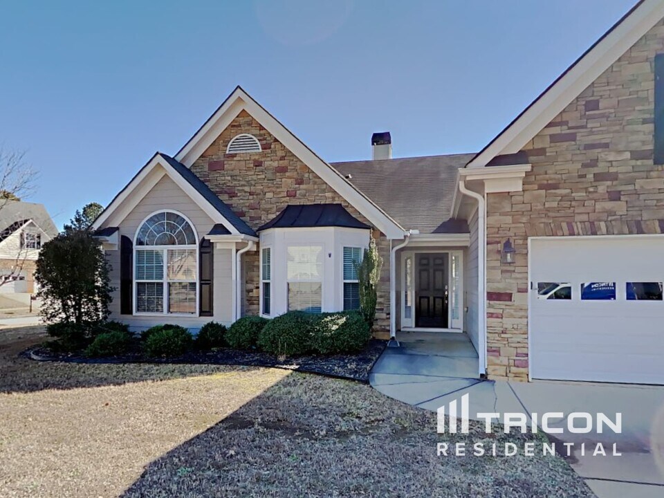 247 Lantana Dr in Locust Grove, GA - Building Photo