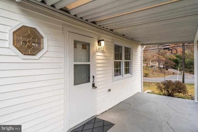 822 Warburton Ln in Fort Washington, MD - Foto de edificio - Building Photo