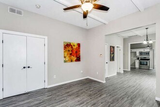 230 N Estelle St in Wichita, KS - Building Photo - Building Photo