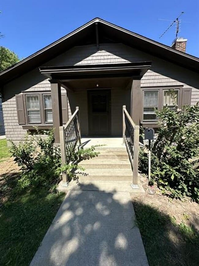 807 N Orchard St in Urbana, IL - Building Photo - Building Photo