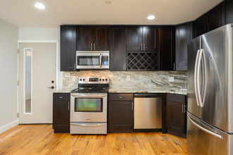 426 N 40th St in Philadelphia, PA - Building Photo - Interior Photo