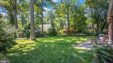 8 Sabine Ave in Narberth, PA - Building Photo - Building Photo