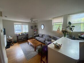 75 5th St, Unit 1 in Cambridge, MA - Foto de edificio - Building Photo