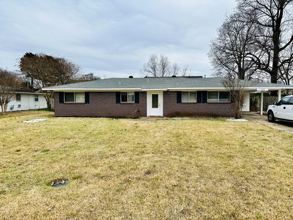 1500 Roselawn Ave in Monroe, LA - Building Photo