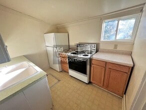 608 S Wisconsin St in Mitchell, SD - Building Photo - Building Photo