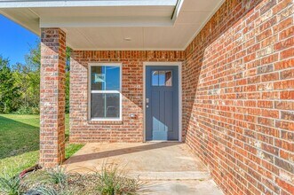 1002 Varenna Ct in Norman, OK - Building Photo - Building Photo