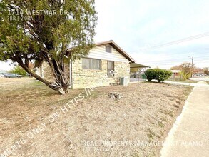 1714 Westmar Dr in San Antonio, TX - Building Photo - Building Photo