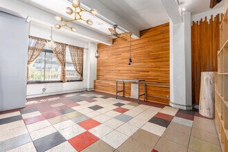 725-729 S Spring St in Los Angeles, CA - Building Photo - Interior Photo