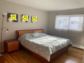 8932 Steven Dr in Des Plaines, IL - Building Photo - Building Photo