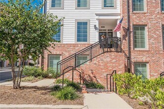 515 Burton Dr in Alpharetta, GA - Building Photo - Building Photo