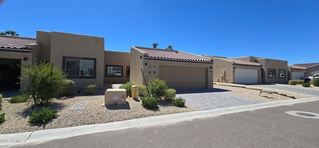 701 Dylan Ct in Wickenburg, AZ - Foto de edificio - Building Photo